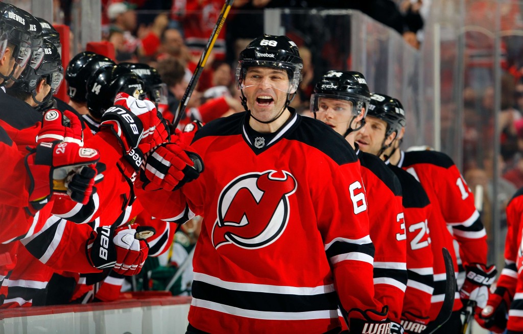 Jaromir Jagr rikkoo ennätyksiä NHL:ssä, mutta hänen panoksensa ei silti riitä viemään Devilsiä pudotuspeleihin (Getty Images)