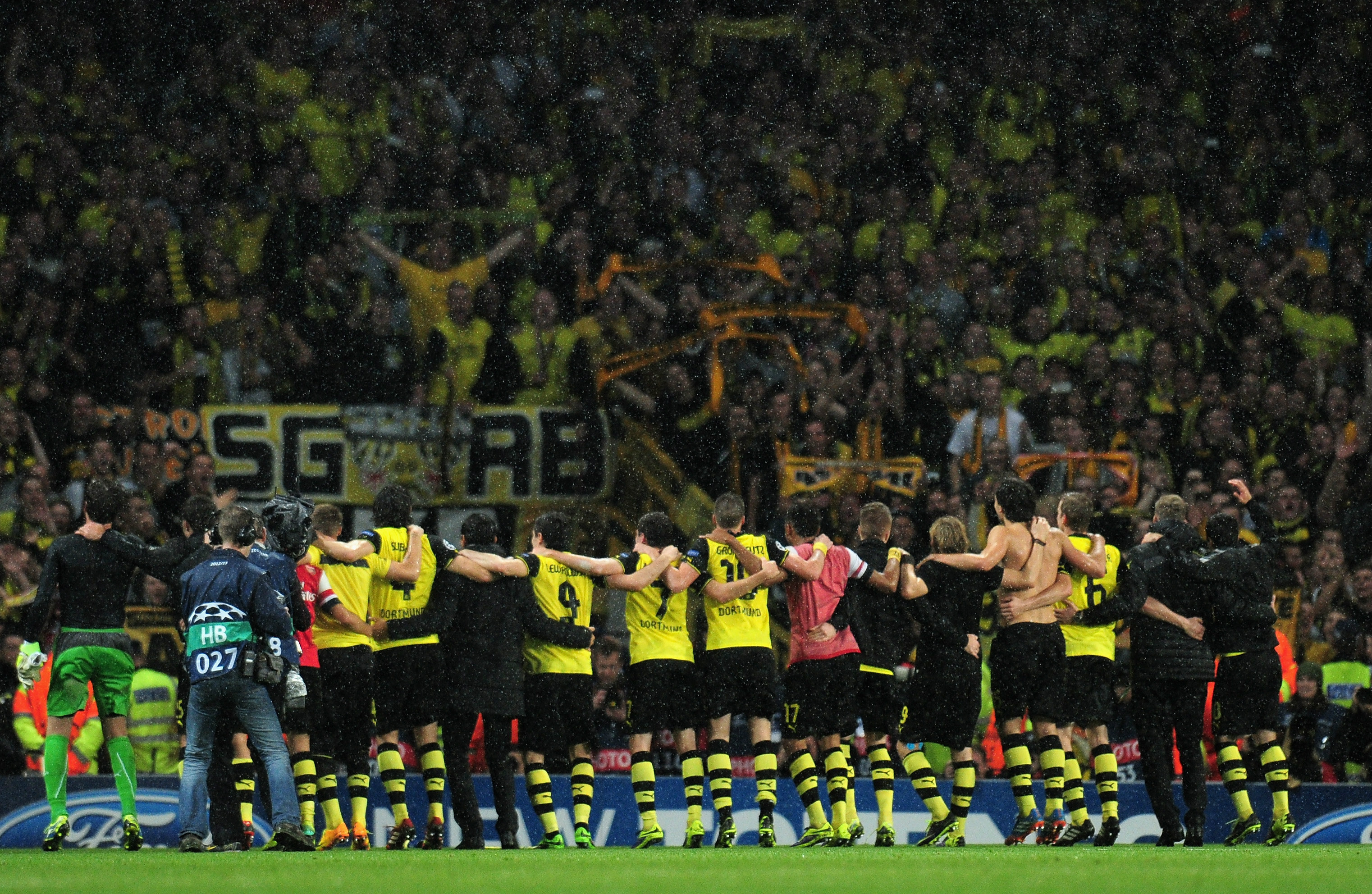 Yhtenäinen Dortmund repii Zenitin riekaleiksi (Getty)