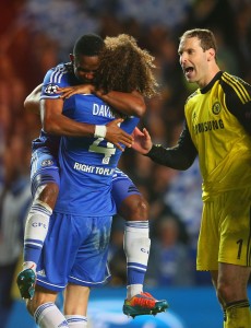 Näin nykyään PSG:tä edustava David Luiz juhli vuosi sitten Chelsean voittoa PSG:stä. Kuva: Getty
