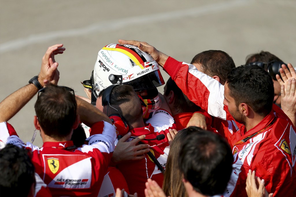 Sebastian Vettel riemuissaan kolmannesta sijasta (Getty Images Sports)