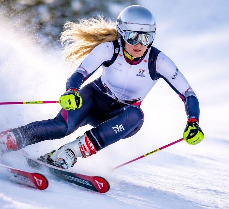 Alppihiihto laskittelija